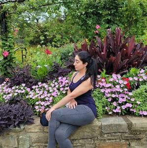 Meet your Posher, Amina